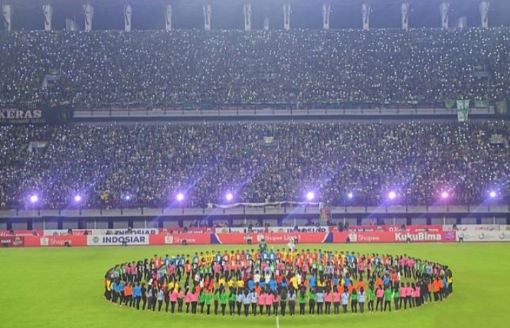 Ketum PSSI Resmi Buka Kompetisi Liga 1 2020 di Surabaya. Persebaya Persik Bermain Imbang