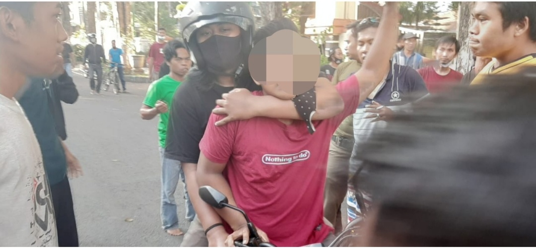 Diduga Pengaruh Miras Sopir Grandmax Tabrak Dua Pengendara Motor