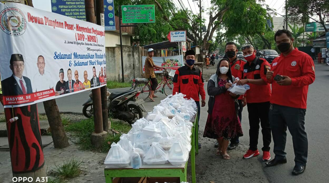 DPP MPSU Berbagi Ratusan Takjil di Kecamatan Medan Denai