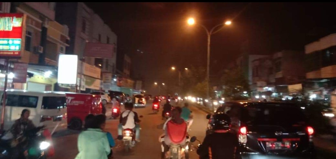 Rayakan Malam Takbir, Warga Duri Riau Padati Jalan Jendral Sudirman