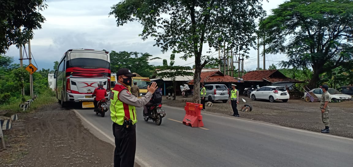 Gabungan TNI Polri Satpol PP Dan Dishub Gelar Ops Yustisi