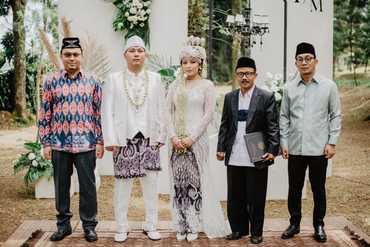 Pesan Romantis dan Tetap Menjaga Protokol Kesehatan dibalik Pernikahaan Fajar dan Mita 