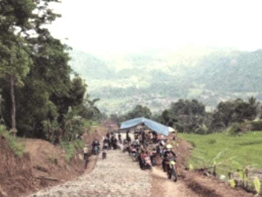 Pemkab Garut Bangun Jalan Antar Kecamatan Dongkrak Perekonomian Wilayah Selatan