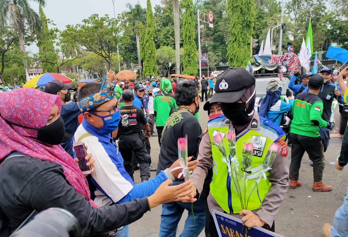 Personel Polres Bogor Polda Jabar Diterjunkan Dalam Aksi Pengamanan Demo Lanjutan
