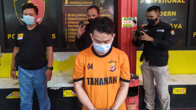 TT Pelaku penusukan di Pasar Caringin Bandung Menyerahkan Diri ke Polres Cimahi
