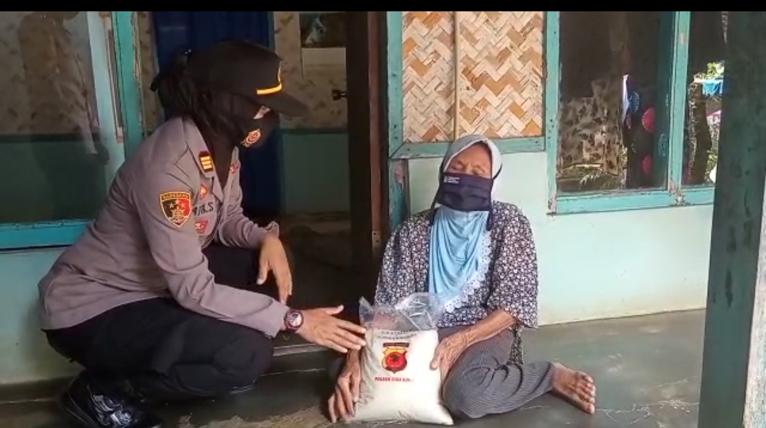 Lagi ! Program Polres Majalengka Polda Jabar, Berbagi Sedekah di Jum,at Berkah Kepada Warga Ekonomi Lemah