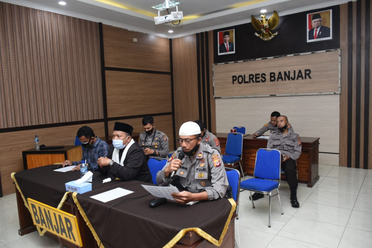 Siraman Rohani Perosnel Polres Banjar Dilaksanakan Secara Virtual Via Zoom Meeting