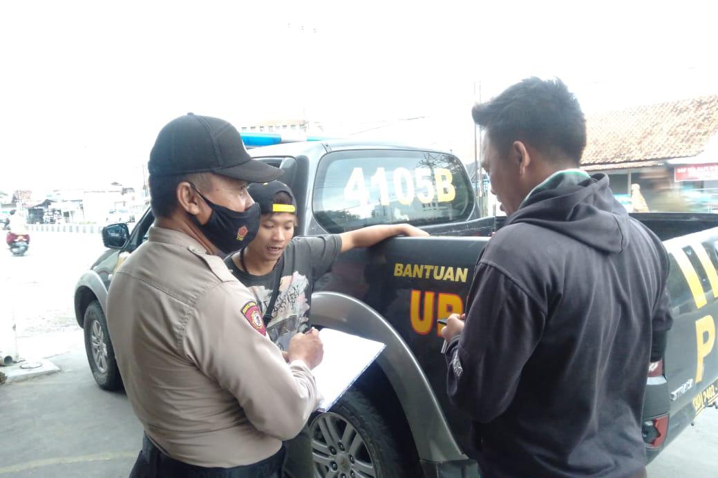 Ops Yustisi Polres Cirebon Kota Polda Jabar Dilaksanakan dengan Cara Mobile Himbau Warga Tidak Berkerumun