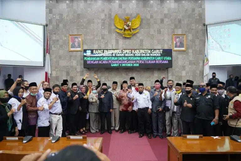 DPRD Garut Gelar Rapat Paripurna Masa Sidang III Tahun 2020, Penandatanganan Persetujuan Pembentukan DOB Garut Utara