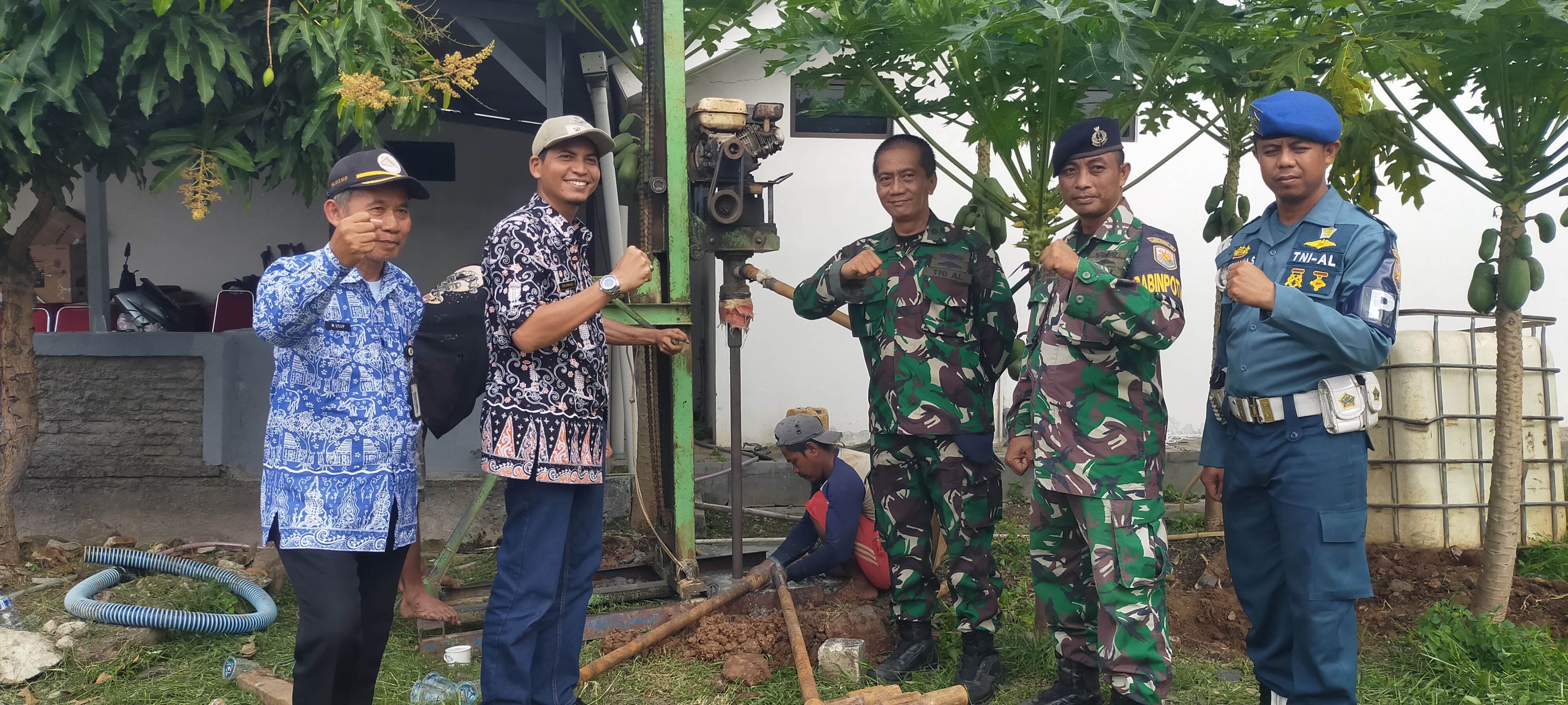 Penuhi Kebutuhan Air Bersih Warga Komplek TNI AL, Lurah Gerem Lakukan Ground Breaking Sumur Bor