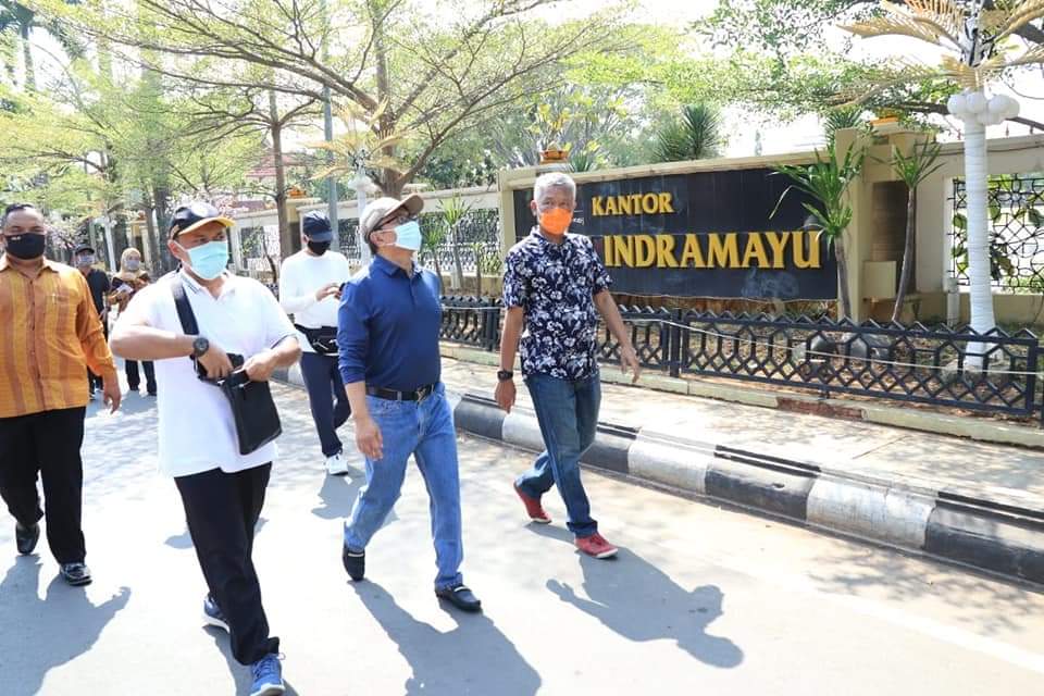 Berikan Motivasi Untuk ASN, Pjs. Bupati Indramayu Jalan Kaki Sambangi SKPD