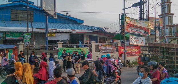Isi Hikmah Ramadhan, Pabuaran Official Bagikan Takjil Gratis