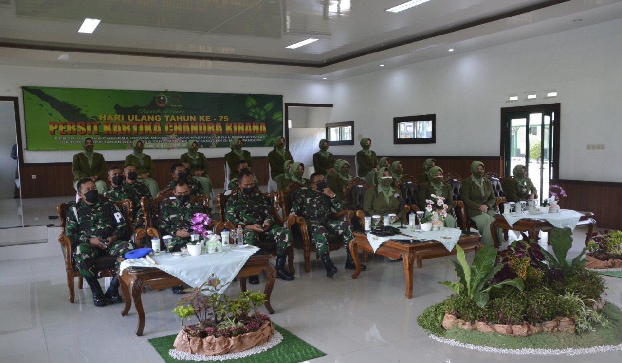 Di Acara HUT ke 75 Persit Kartika Chandra Kirana, Tetty Pudjiharti Ajak Istri Prajurit Mampu Sesuaikan Kehidupan dengan Profesi Suami