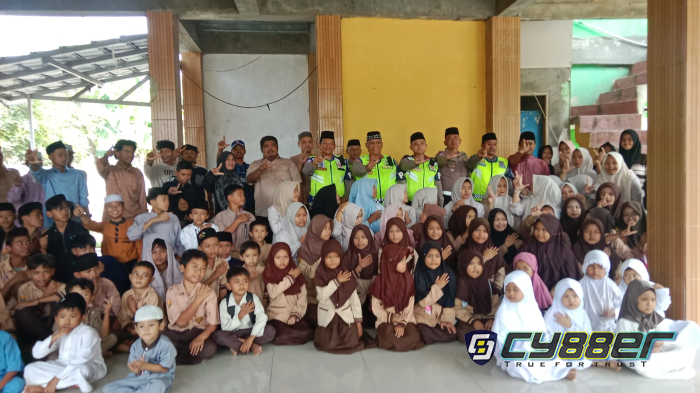 HUT Lalu Lintas Bhayangkara ke-71, PJR Induk Cipularang Gelar Baksos dan Santunan di Ponpes Riyadhul Mubtadiin
