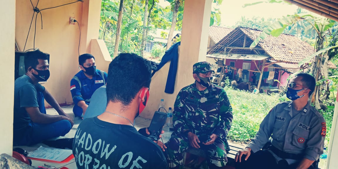 Kapolsek Cimaragas Secara Rutin Sosialisasikan Kepada Masyarakat Pentingnya Protokol Kesehatan.