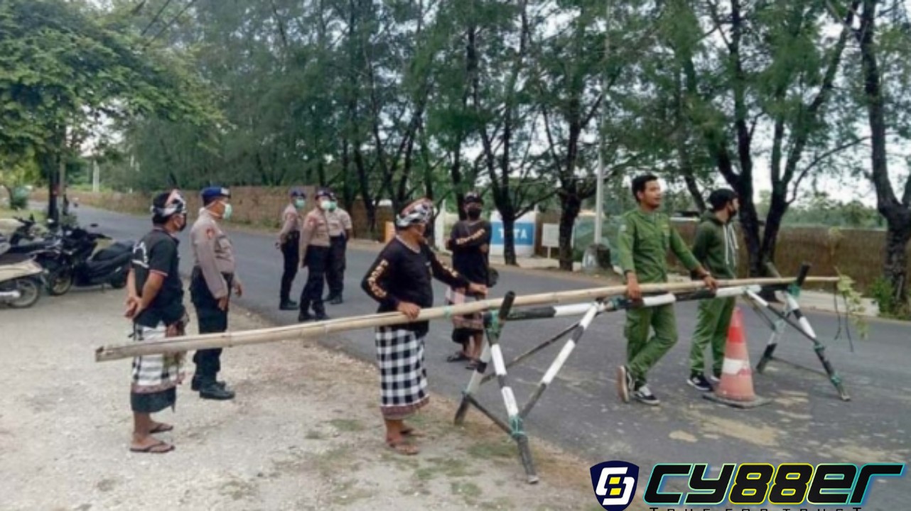 Kelurahan Serangan Berlakukan Karantina, Pecalang, Hansip dan Polisi Berjaga di Pintu Masuk