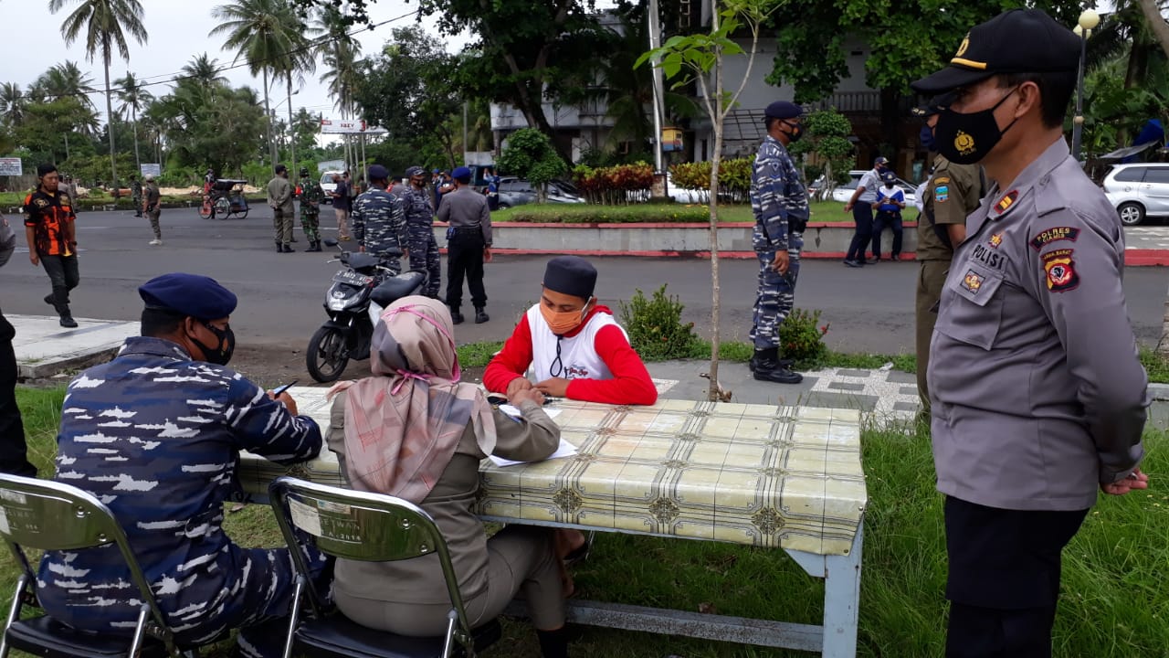 Disiplinkan Penggunaan Masker, Tim Gabungan Kembali Menggelar Ops Yustisi di Wilayah Hukum Polsek Sidamulih Polres Ciamis Polda Jabar