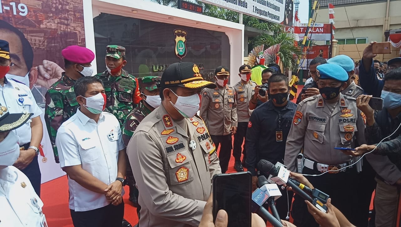 Kapolda Metro Jaya, Pangdam Jaya, Serta Gubernur DKI Jakarta Menghadiri Acara Deklarasi Program "Ayo Pakai Masker"