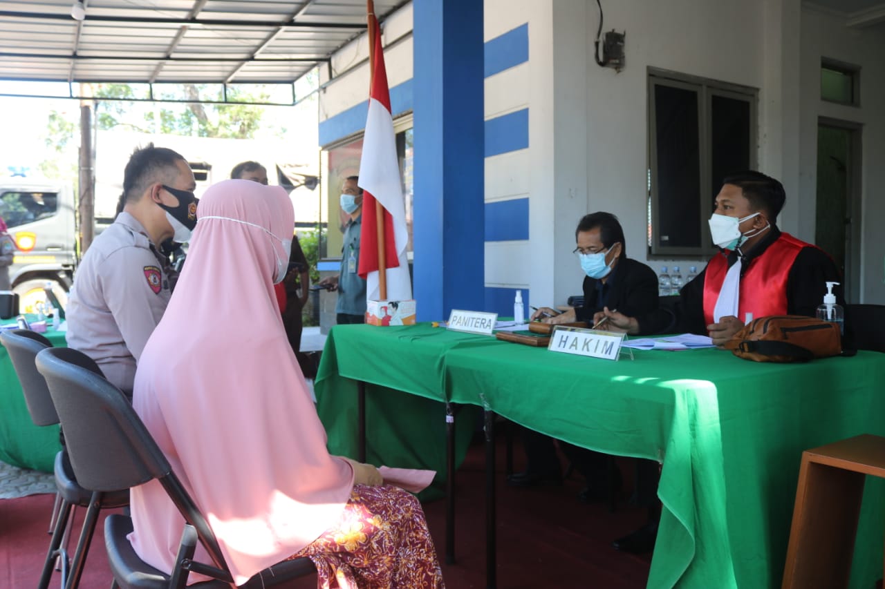 Langgar Prokes, Pelaku Usaha di Majakengka Dikenakan Tipiring 