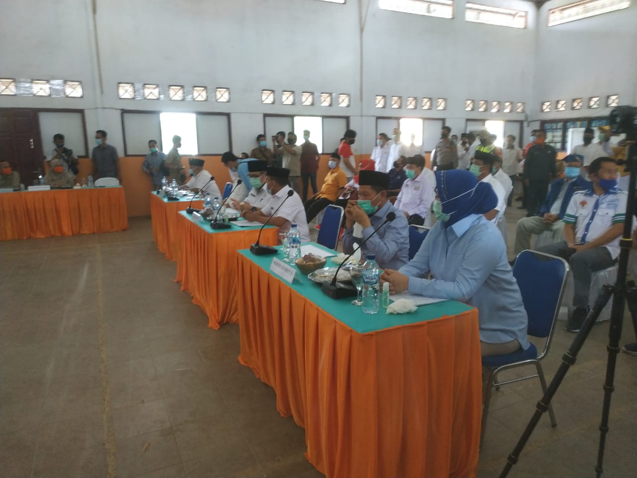 Liput Deklarasi Kampanye Damai, Dua Komisioner KPU Lamsel Usir Wartawan  Keluar