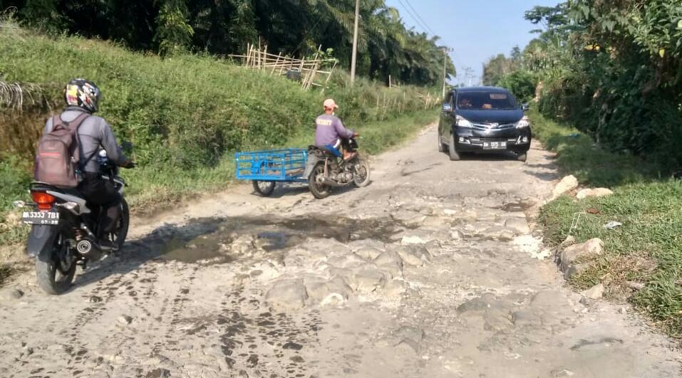 Pemerintah Pusat dan Pemprov Sumut Sudah Selayaknya Perhatikan Jalan Lintas Simpang Dua Ke Tigaras