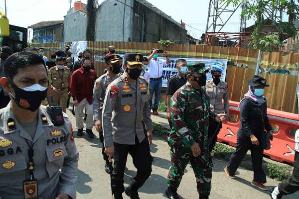 Forkopimda Jabar Tinjau Pos  Penyekatan di Pos Pam Check Point Pintu Tol Cileunyi