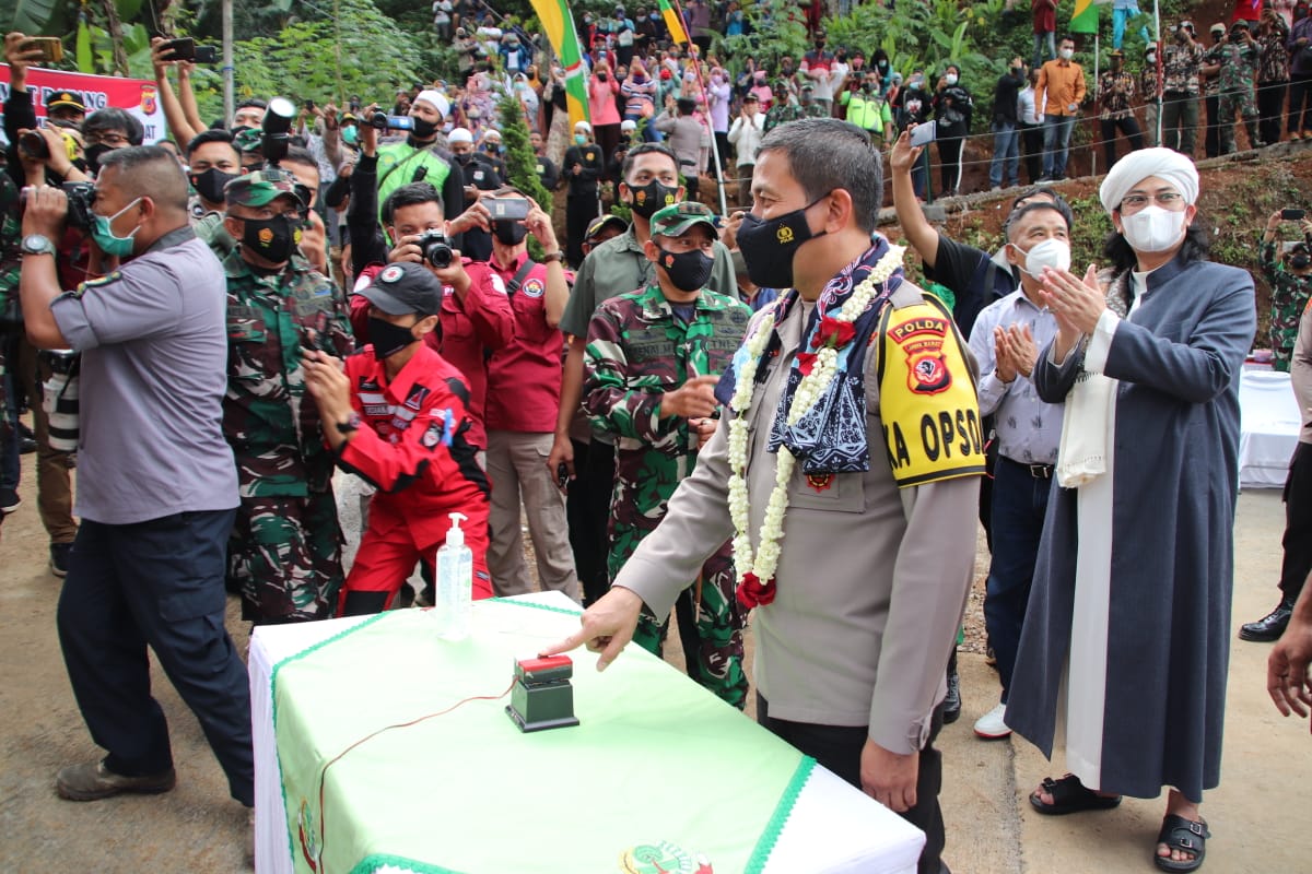 Kapolda Jabar Resmikan Jembatan Gantung dan Tugu, Sinegritas TNI-Polri