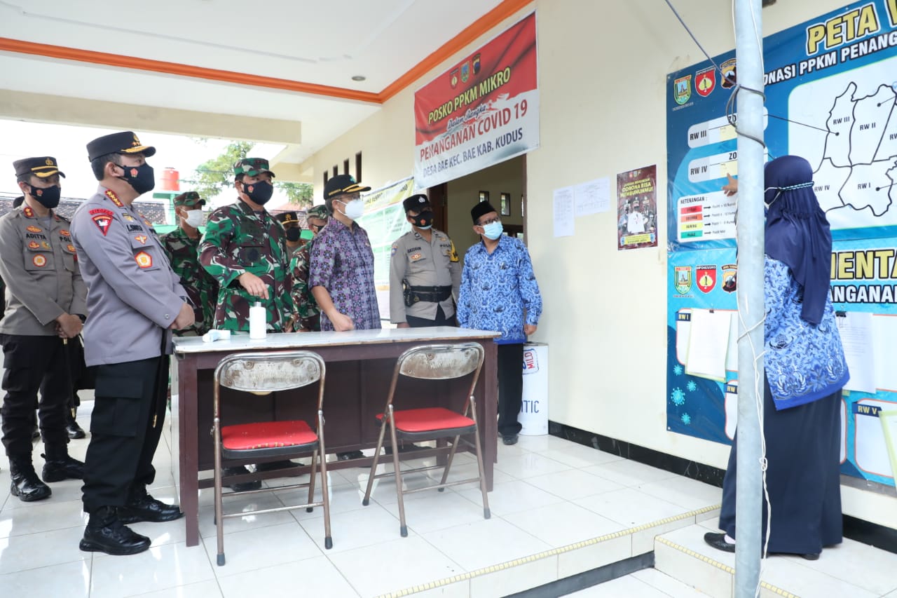 Usai Sidak PPKM Mikro di Kudus.Didampingi Panglima TNI, Kapolri Beri Tiket Sekolah Bhabinkamtibmas 