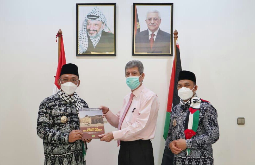 Pemkot Cilegon Serahkan Donasi Langsung ke Dubes Palestina
