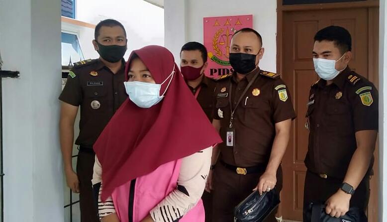 Bendahara Desa Sei Solok Resmi Ditahan Kejari Pelalawan