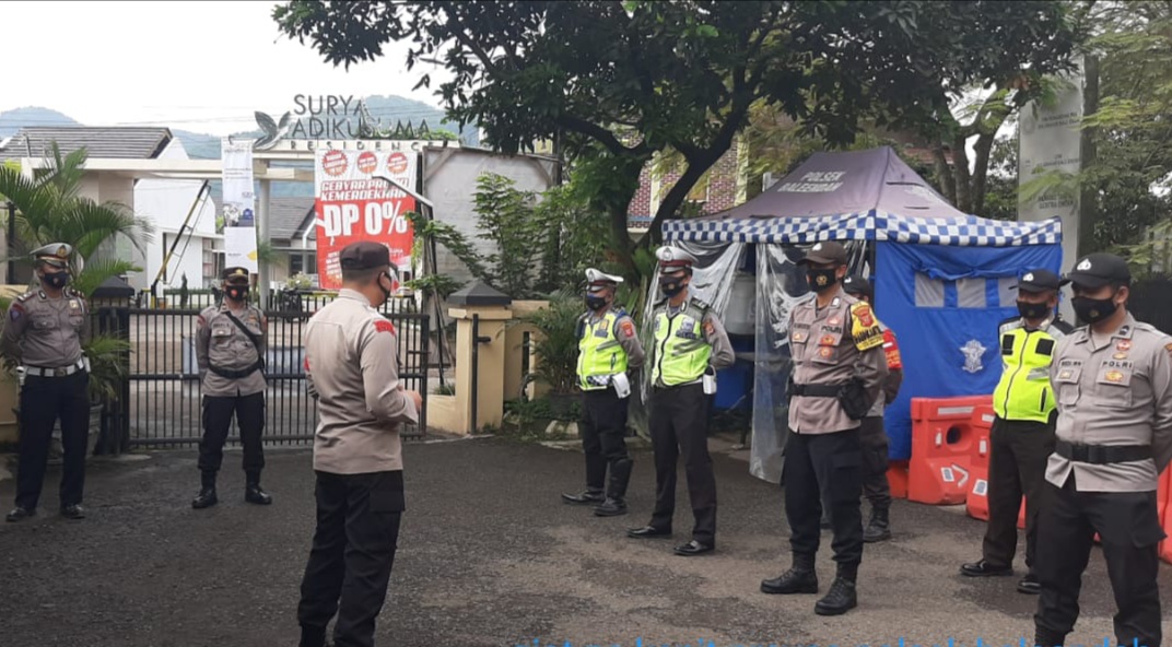 Kapolsek Baleendah Pimpin Apel Pagi Rutin, Sikapi Perkembangan Covid 19 
