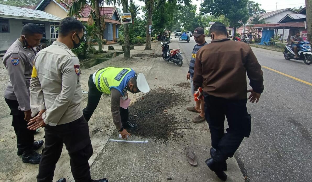 Anggota Polisi di Kampar Tabrak Sepeda Motor, 2 Warga Meninggal Ditempat