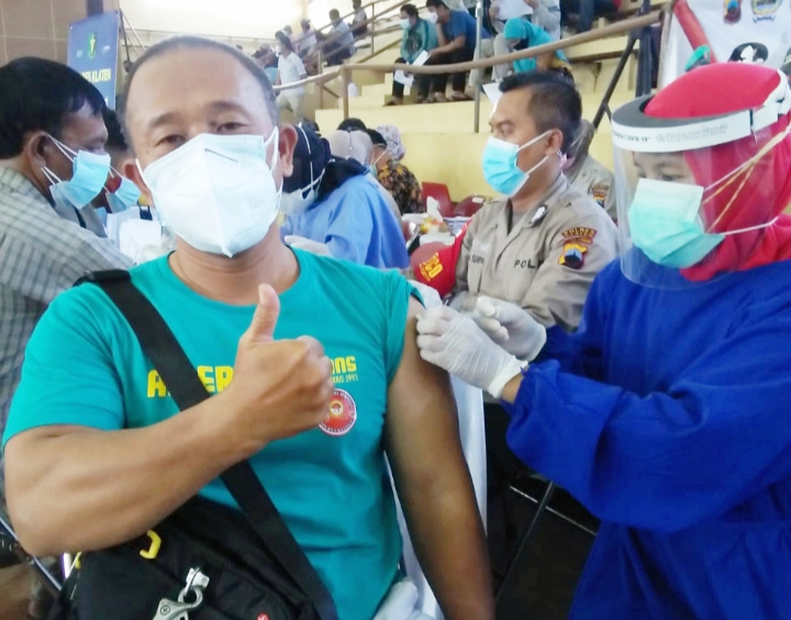HUT Bhayangkara Ke-75, Polres Klaten Gelar Vaksinasi Masal