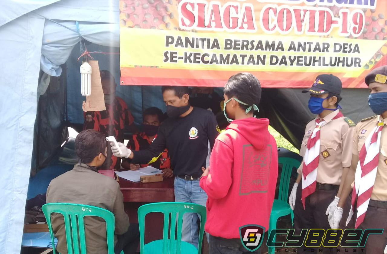Pemudik Yang Melintasi Posko Covid-19 Bingkeng Dayeuhluhur, Mendapatkan Pemeriksaan Ketat
