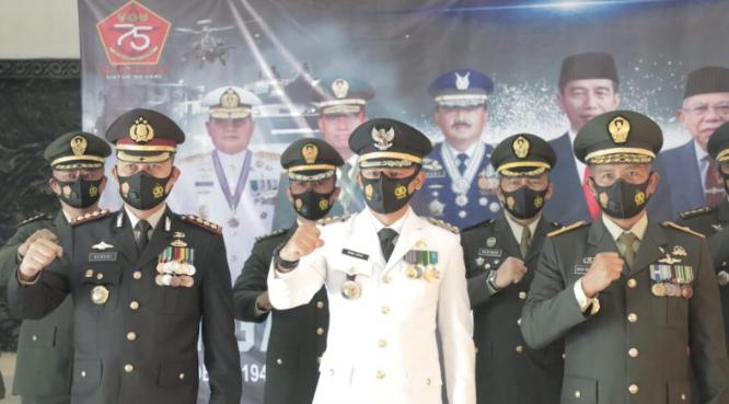 Kapolreta Bogor Kota Silaturahmi Ke Makorem 061/SK Dalam Rangka HUT TNI ke 75