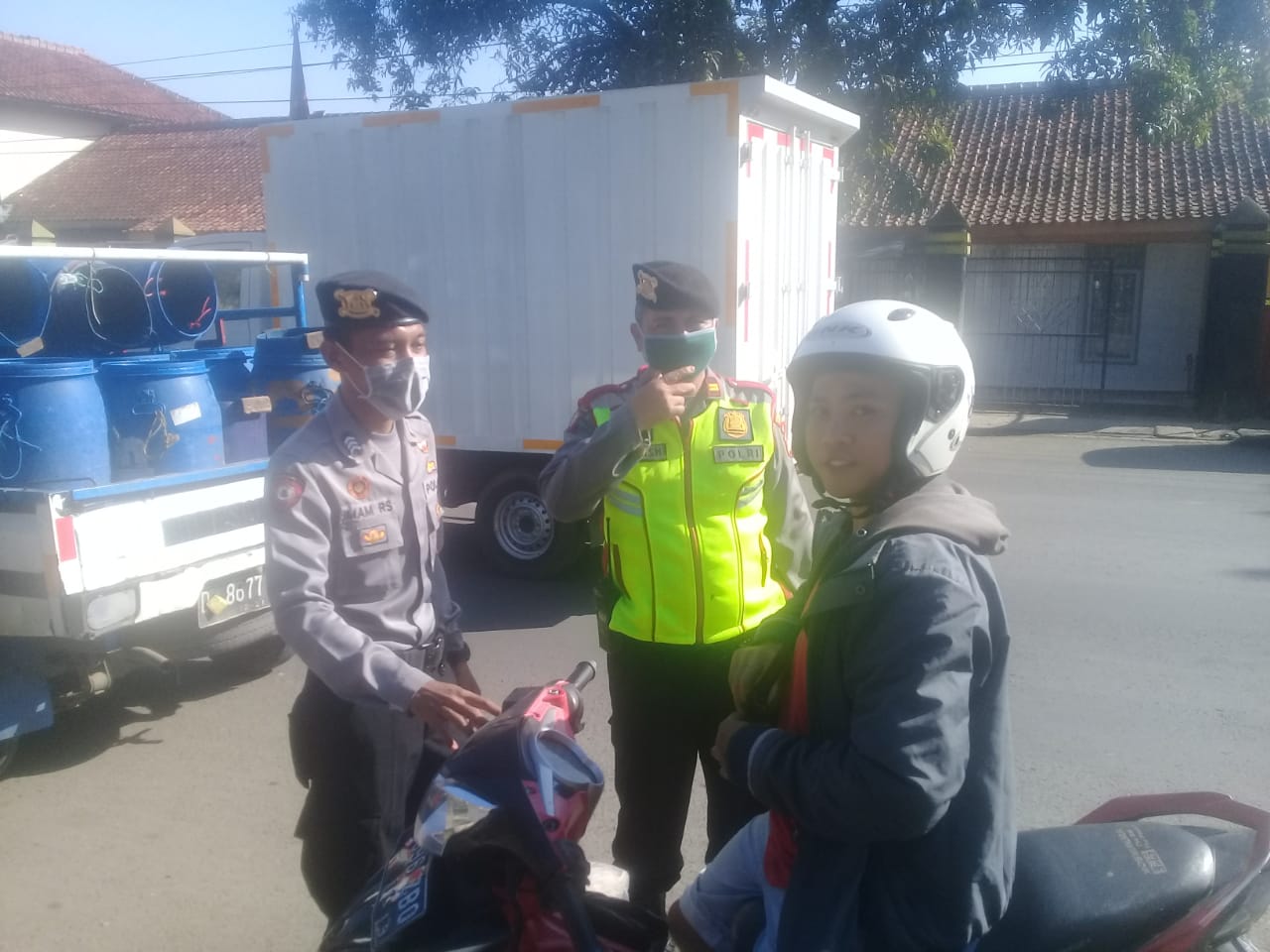 Penutupan PSBB di Kabupaten Bandung, Jajaran Polsek Banjaran Tetap Tegakan Aturan Dalam Fase AKB