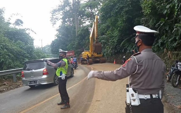 Jalinbar Batu Kramat Terbuka, Polres Tanggamus Himbau Pengguna Jalan Berhati-Hati