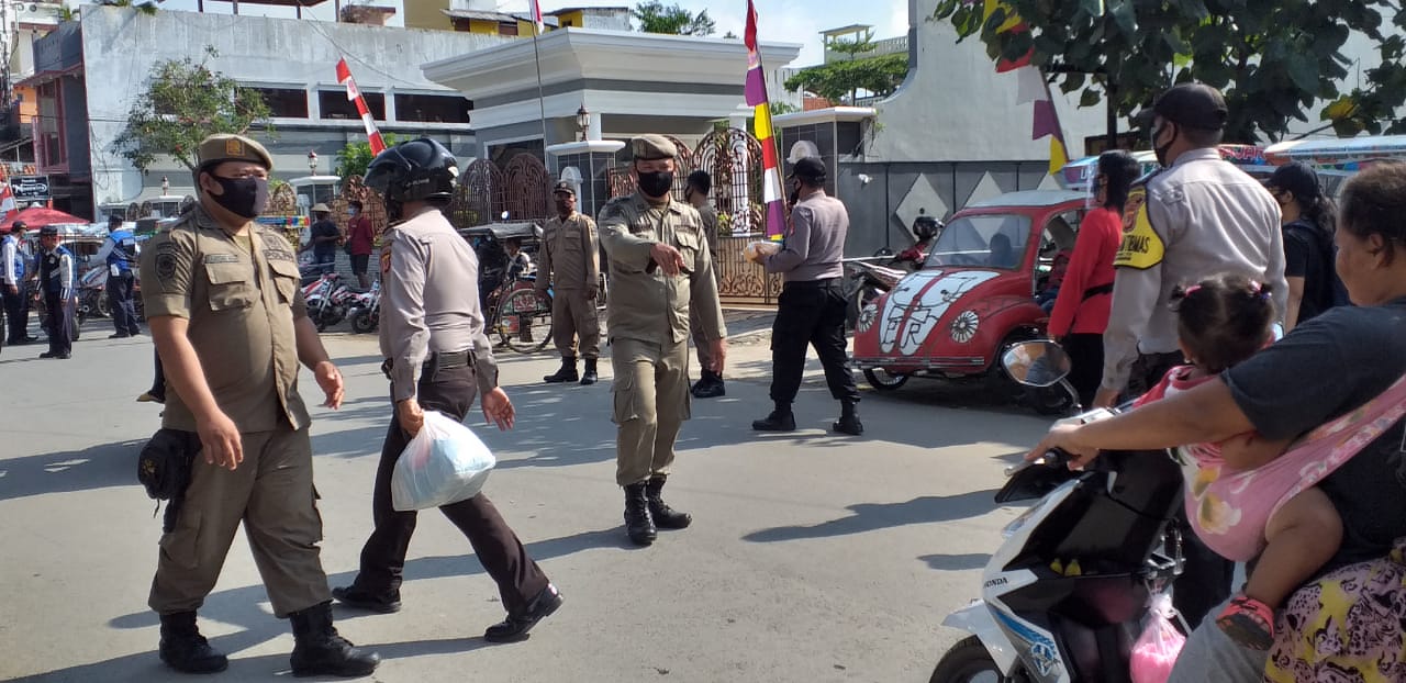 Tim Gabunagn TNI Polri dan Pemkab Gencar Sosialisasi Protokol Kesehatan di Pusat Pusat Belanja Pantai Pangandaran