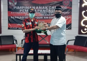 PP PAC Batununggal Kota Bandung, Bagikan 160 Al-quran pada Sejumlah DKM