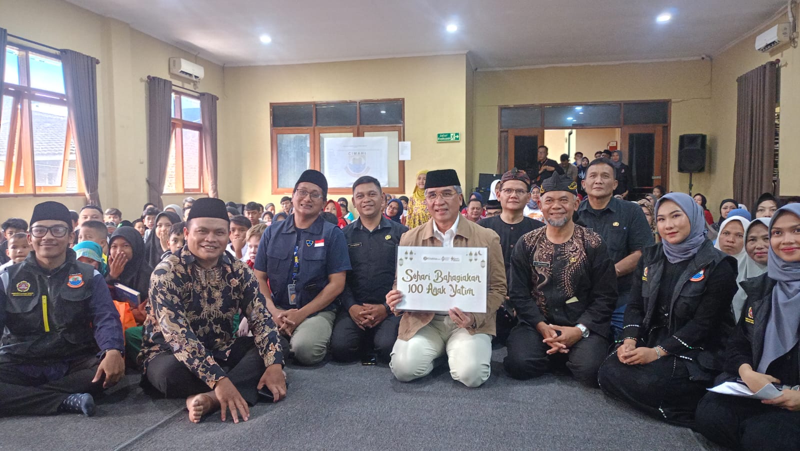 PJ Wali Kota Cimahi Hadiri Kegiatan Santunan Anak Yatim-Piatu di Cibeureum