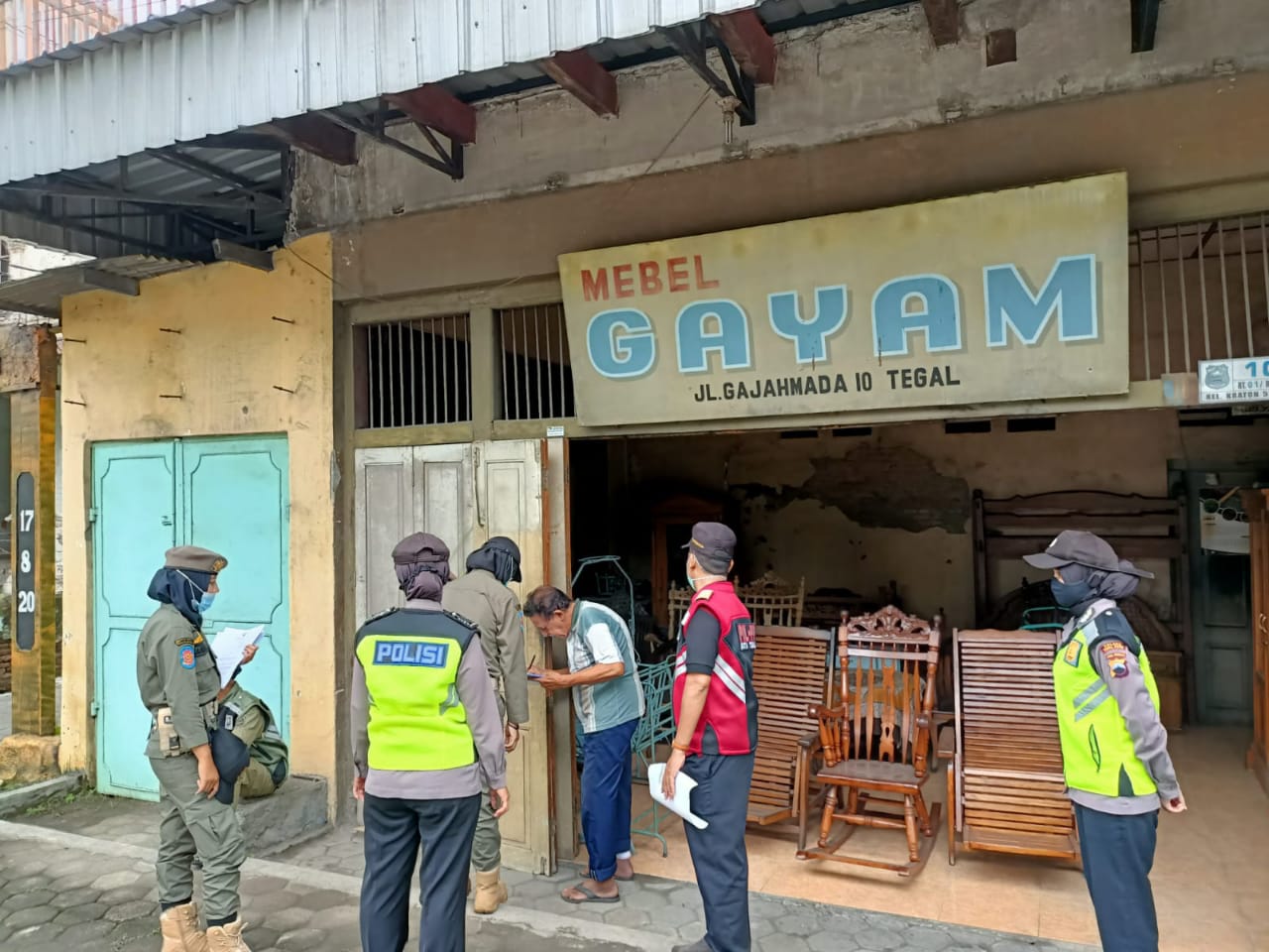 Srikandi Tiga Pilar Monitoring Hari Pertama Jateng 2 Hari di Rumah Saja