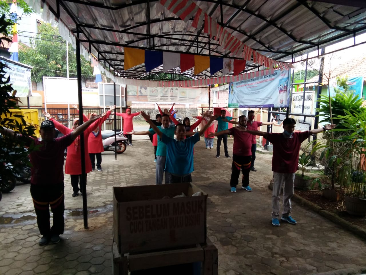 Kelurahan Karang Asem Rutin Lakukan Olah Raga dan Bersih-Bersih Lingkungan