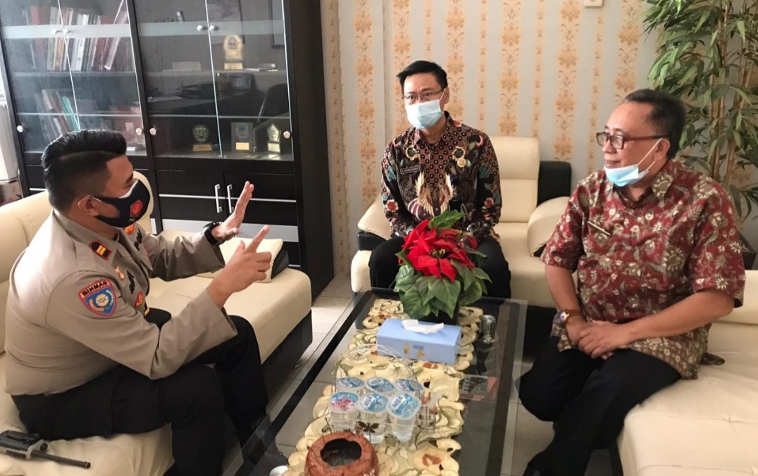 Sat Binmas Polres Majalengka Polda Jabar, Anjangsana ke Disdukcapil Sosialisasikan 3M
