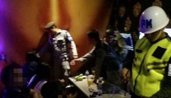 Razia Tempat Hiburan Malam di Kota Garut Memukan Seorang Pengunjung yang Berpropesi Sebagai Guru