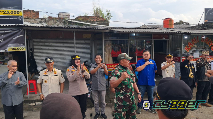 Kapolsek Dramaga Pimpin Apel Pengamanan Ibadah Malam Natal 2025 Bersama Forkopimcam