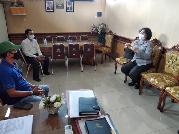 Giat koordinasi kasat Binmas Polresta Denpasar dengan perbekel Desa Dauh Puri Kelod Denpasar