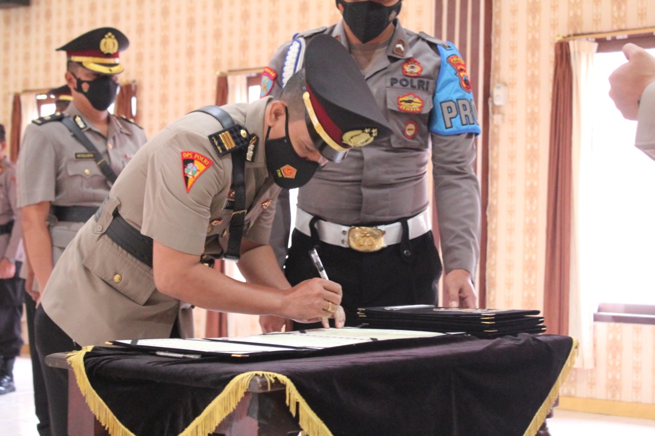 Upacara dipimpin langsung Kapolres Klaten AKBP Edy Suranta Sitepu SIK MH