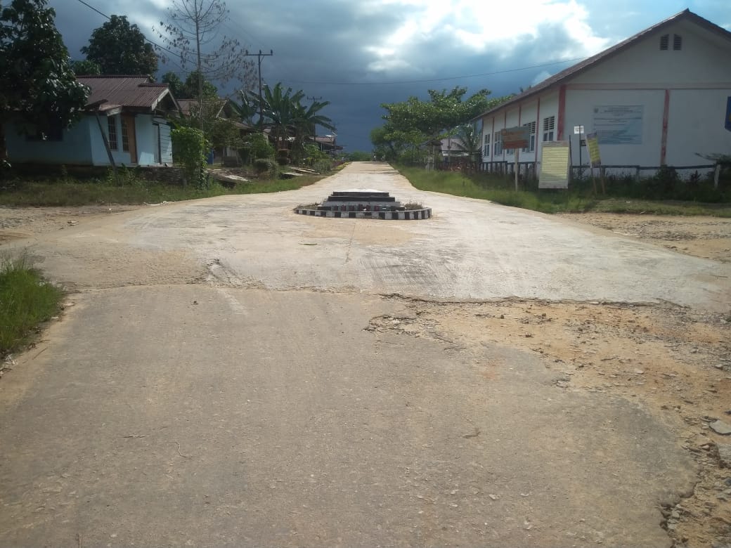 Proyek Pembangunan Rabat Beton Jalan Desa Tunggal Bakti Kec.Kebayan Kab.Sangau di Sinyalir Proyek Siluman