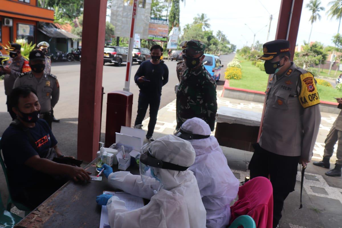 Kapolres Ciamis Bersama Dandim 0613 / Ciamis Melakukan Peninjauan Pelaksanaan Kegiatan Ravid Anti Body 
