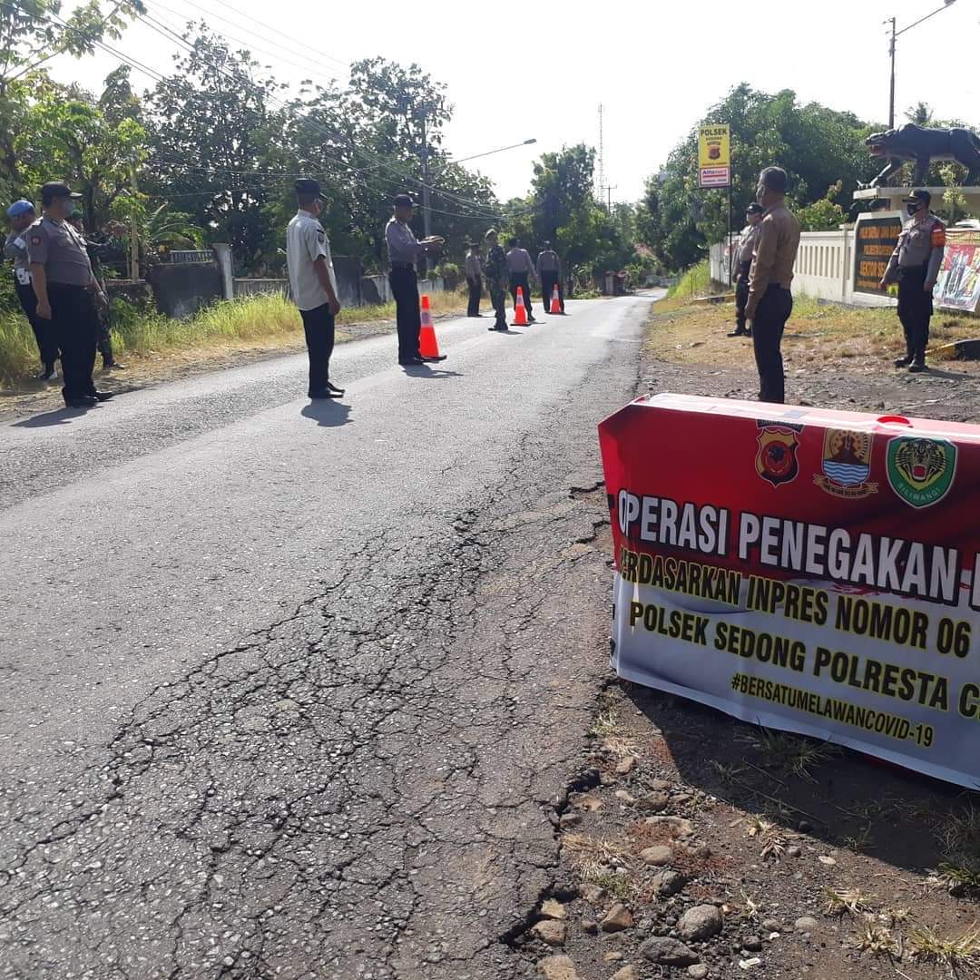 Polsek Sedong Cegah Penyebaran Covid-19 OperasI Yustisi 3M Bersama Tiga Pilar